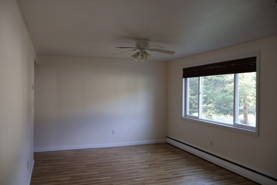 Building Photo - 159 Leslie Dr