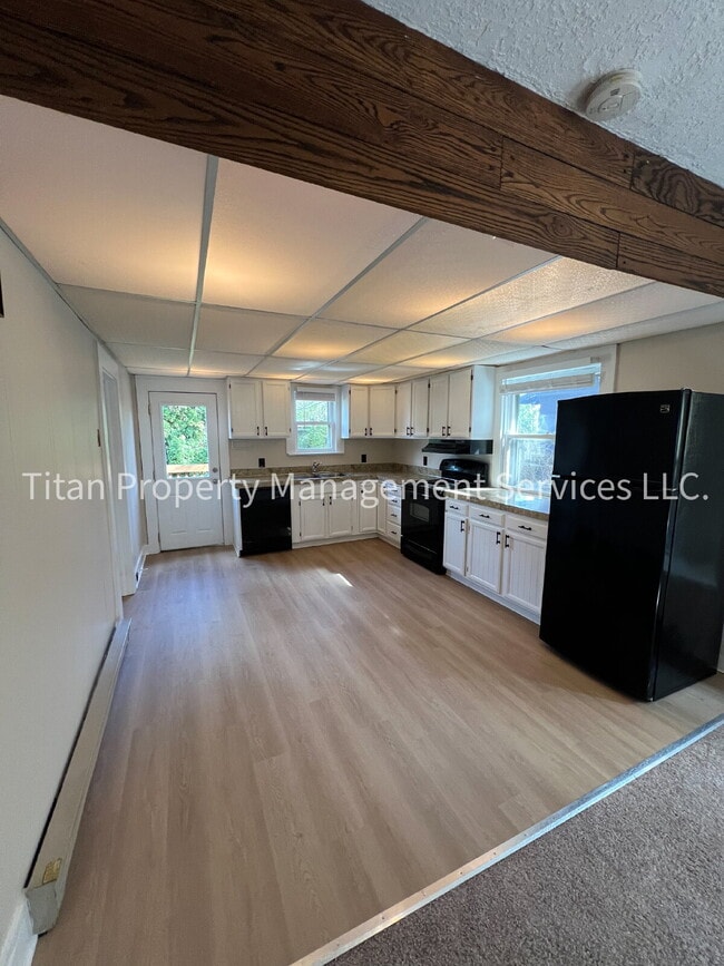 Building Photo - Check this out! Delightful 3-Bed Sanctuary...