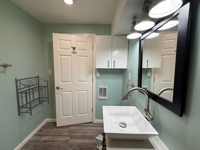 Building Photo - 326 Riverside Ave