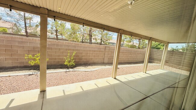 Building Photo - 917 Coldwater Falls Way