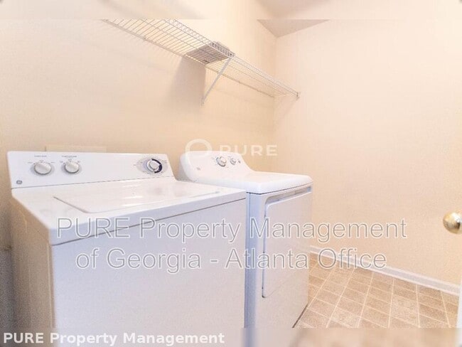 Building Photo - 1741 Highlands View Dr