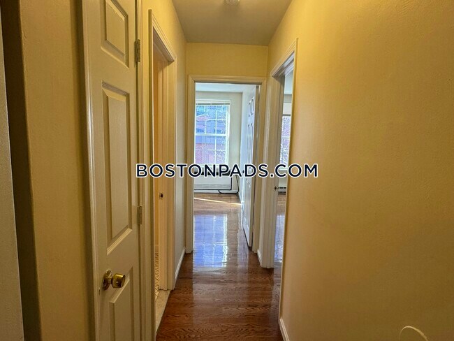 Building Photo - 94 Tyler St.