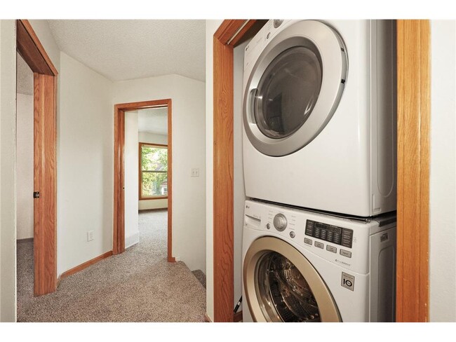 Building Photo - 1065 23rd Ave SE