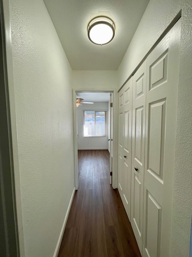 Building Photo - Single Story Condo on ground floor located...