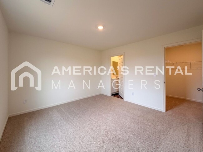 Building Photo - Coming Soon! Available to view NOW!!! Comfortable and Bright Tuscaloosa Home