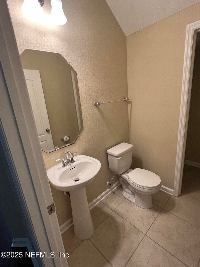 Building Photo - 4586 Temple Lakes Dr
