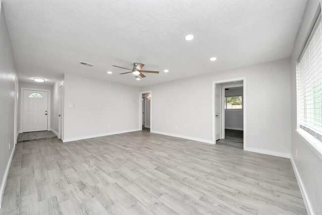 Building Photo - 13506 Cologne Dr