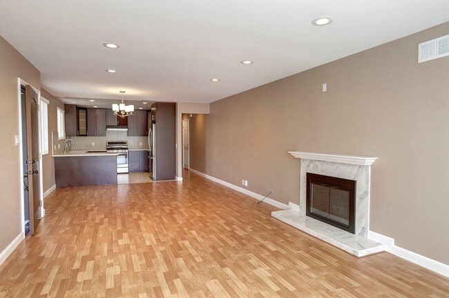 Building Photo - Updated & super clean 3 Bed/ 2 Bath Daly City home. YouTube Tour!