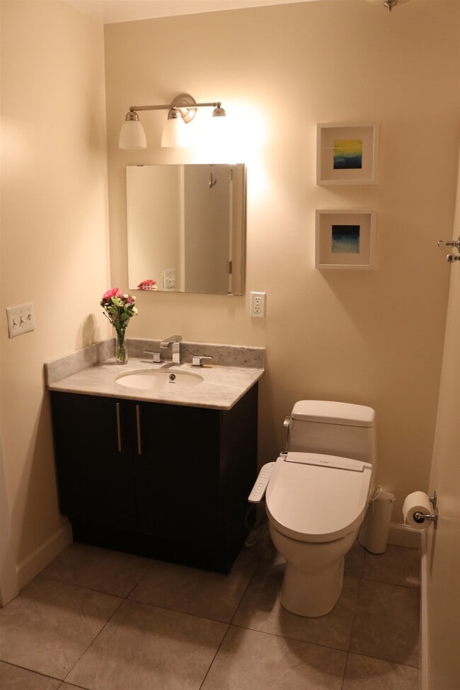 Building Photo - 636 5th St