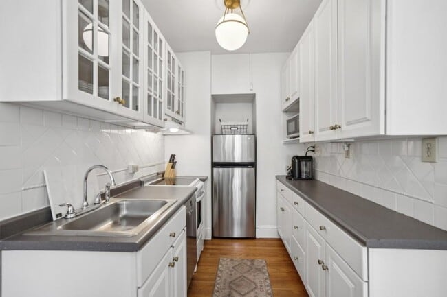 Building Photo - 70 Sheridan Dr NE