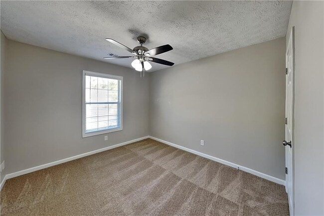 Building Photo - 121 Clarion Rd