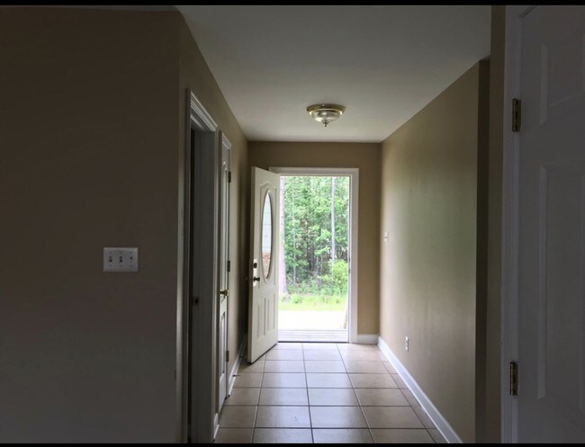 Building Photo - 6155 E Lamar St