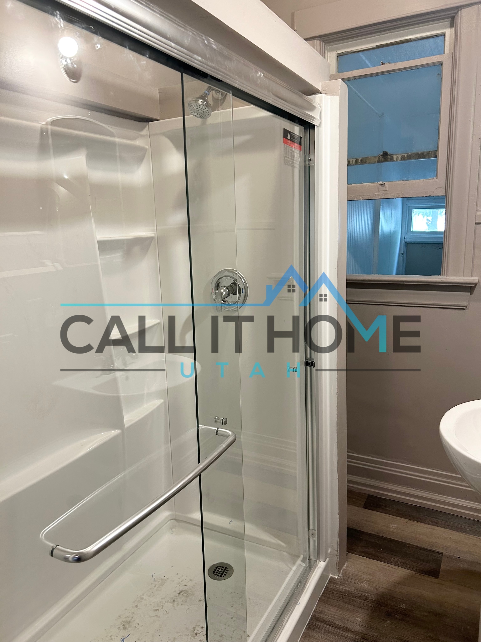 Bathroom - 935 S 700 E