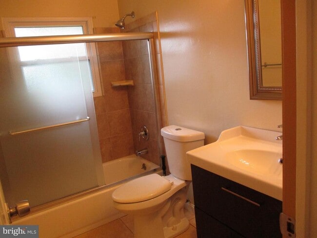 Building Photo - 5614 Duchaine Dr