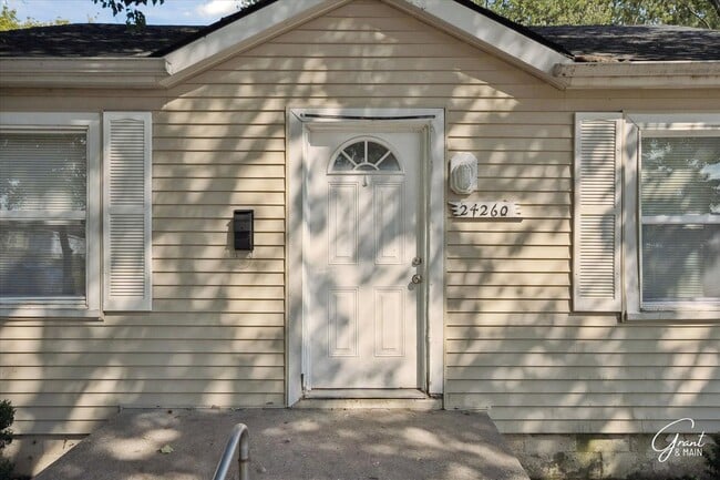 Building Photo - 3 Bedroom Ranch in Eastpointe! - $1,300