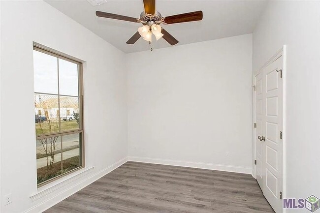 Building Photo - Charming 2-bedroom, 2-bath rental home in Baton Rouge, conveniently located near LSU