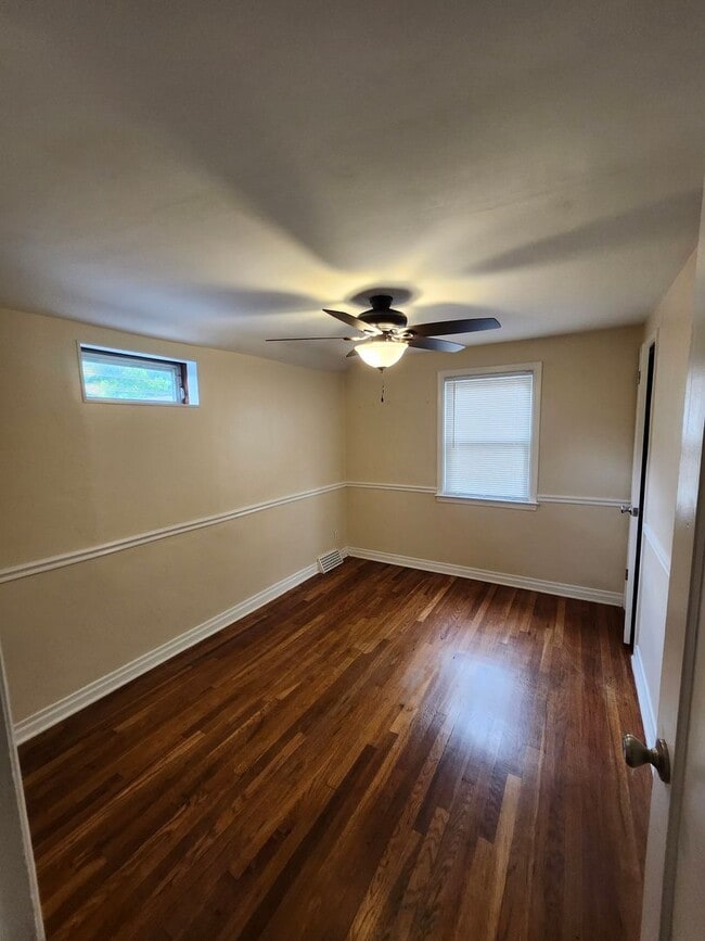 Building Photo - Recently renovated 3-bedroom, 1.5 bath twin in family-friendly Forest Brook Glen, Wilmington for ...