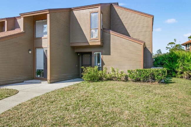 Building Photo - Woodhaven Condominium