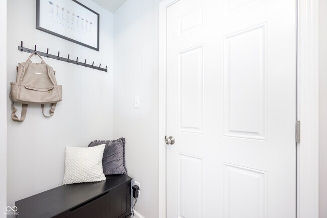 Building Photo - 10848 Sablecliff Wy