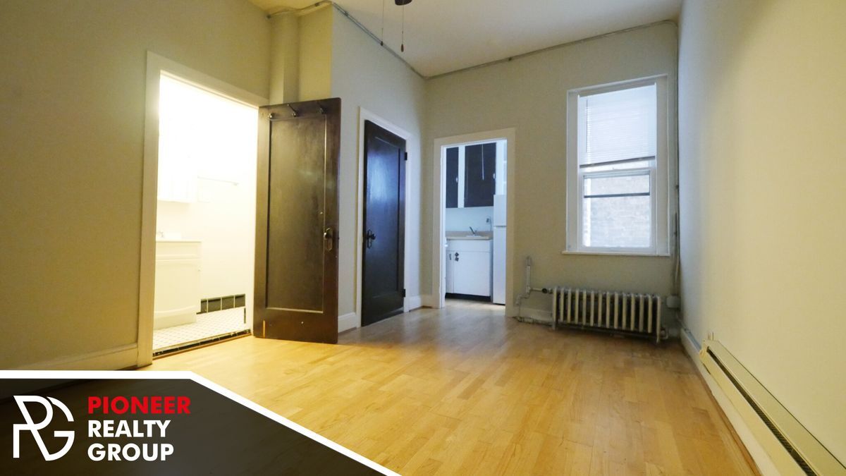 Building Photo - 4631 N Paulina St