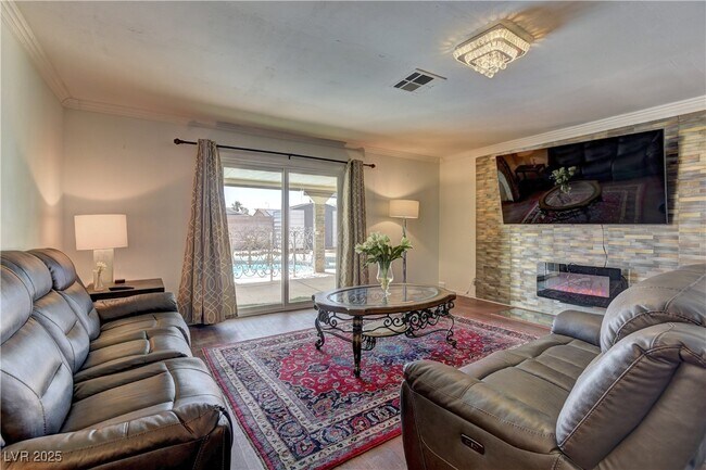 Building Photo - 4553 Balfour Dr