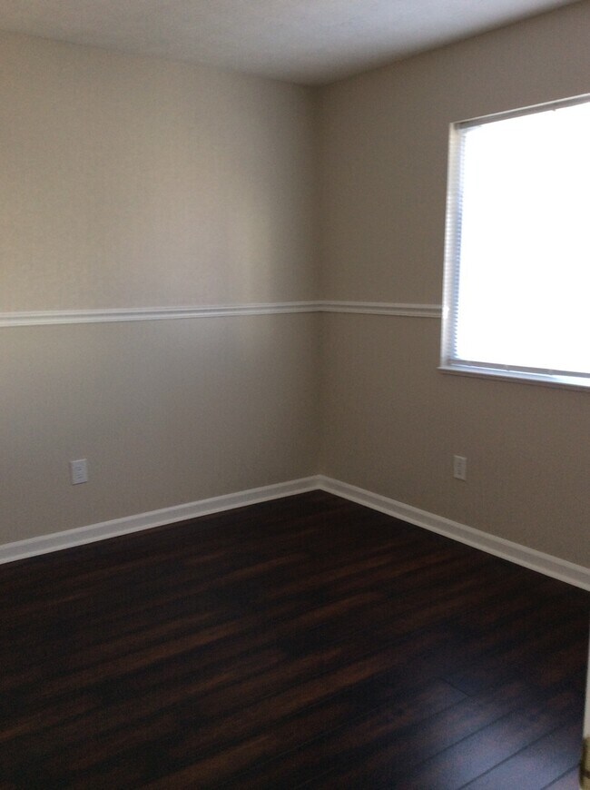 Building Photo - Greenwood - 3 BR home
