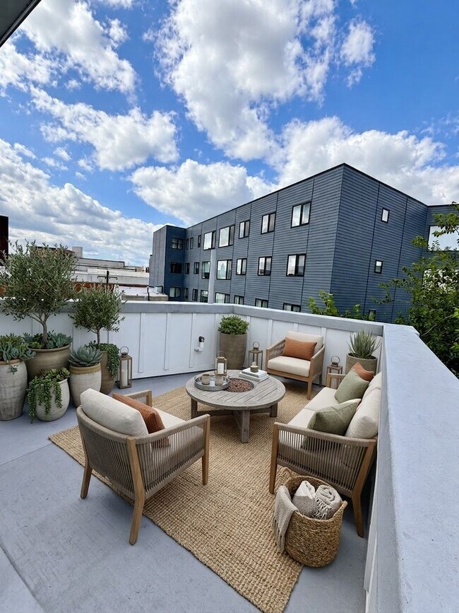 Building Photo - Rooftop Deck Living in Fishtown — Spacious 3-Bed, 2-Bath Home for Rent