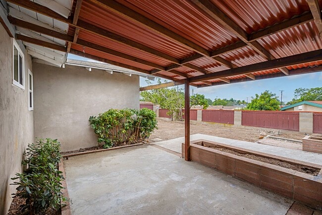 Building Photo - Single level home in San Carlos