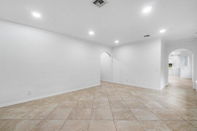 Building Photo - 4323 Redding Rd