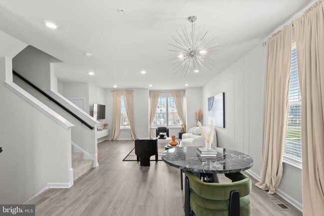 Building Photo - 9715 Summerton Dr