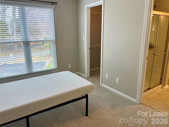 Building Photo - 751 Southwest Dr