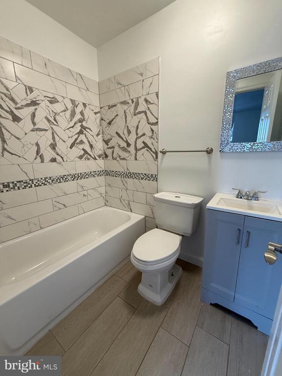 Building Photo - 1714 E St NE