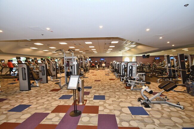 Building Photo - 6665 Via Regina