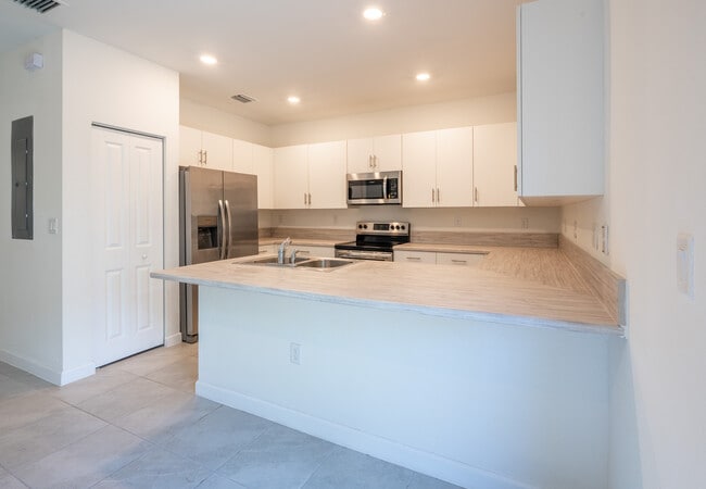 Building Photo - 11811 SW 246 Terrace