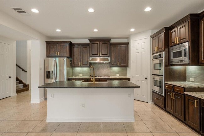 Building Photo - 2201 Quarry Loop