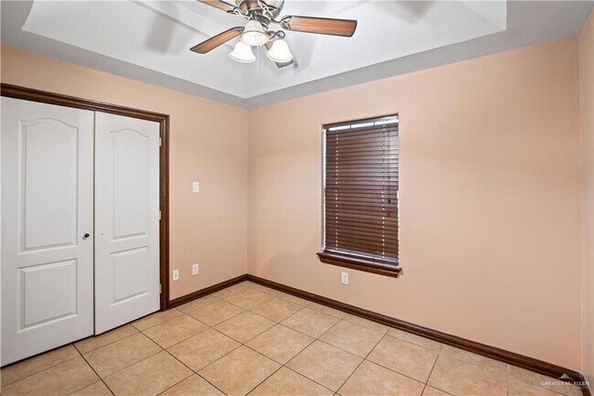 Building Photo - 307 Silverado Dr E