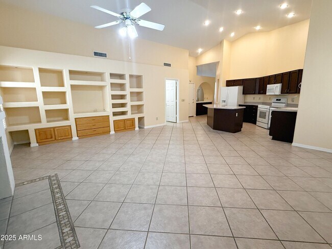 Building Photo - 694 N Longmore St