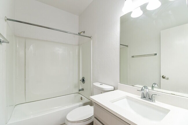 Building Photo - 3974 E Latham Way