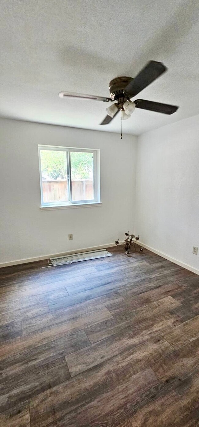 Building Photo - 3214 Bayou Crossing