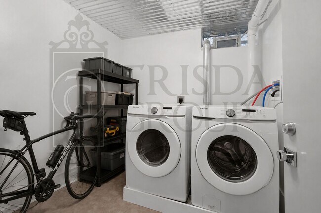 Building Photo - Modern 1 BR Apt in Mt Washington, 2 Off Street Parking Spaces, Private storage, Pets OK, W/D, DW, AC
