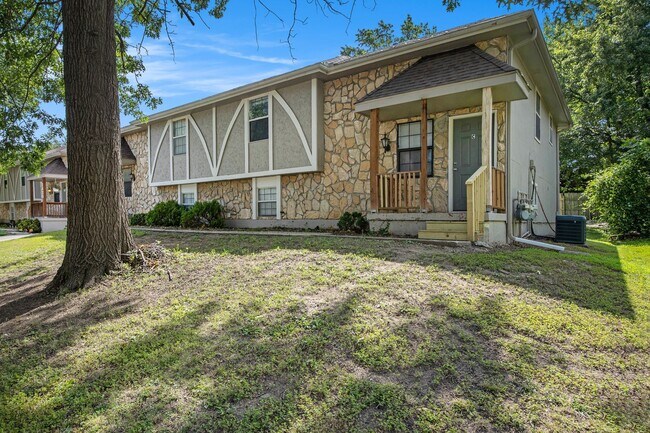 Primary Photo - 2829 Tepee Ave