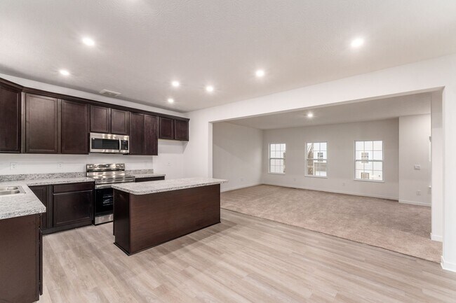 Building Photo - 120 Red Willow Dr