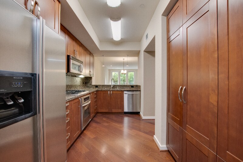 Building Photo - 5410 La Jolla Blvd