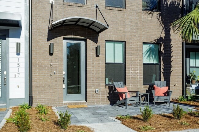 Building Photo - 1515 Martel St