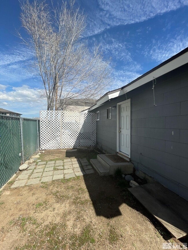 Building Photo - 854 G St