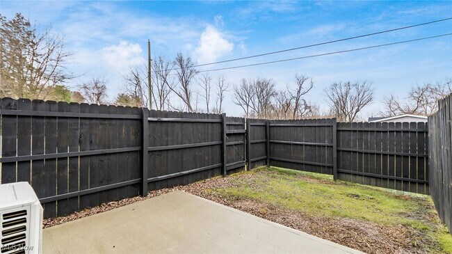 Building Photo - 13132 Pine Rd NE