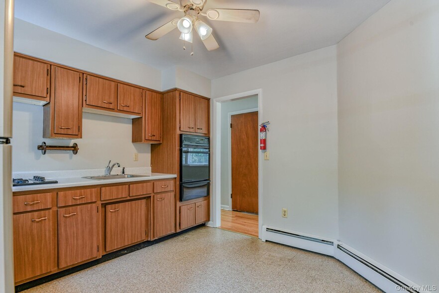 Building Photo - 11 Hudson Bluff Cir
