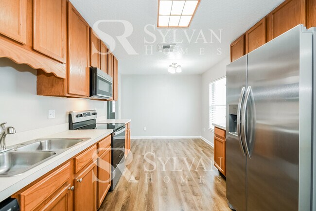 Building Photo - Experience the Lifestyle awaiting you!