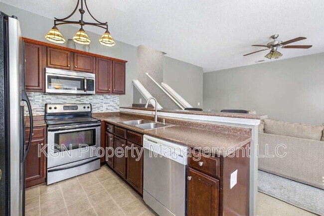 Building Photo - 13 Orchid Ln