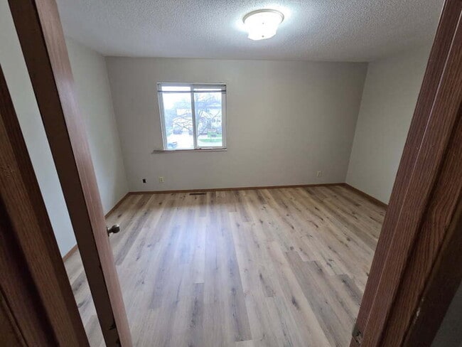 Building Photo - 518 Century Ln